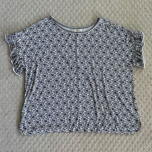 Max Studio Floral Print Ruffle Sleeve Top/Blouse White/Blue 2X Casual Feminine